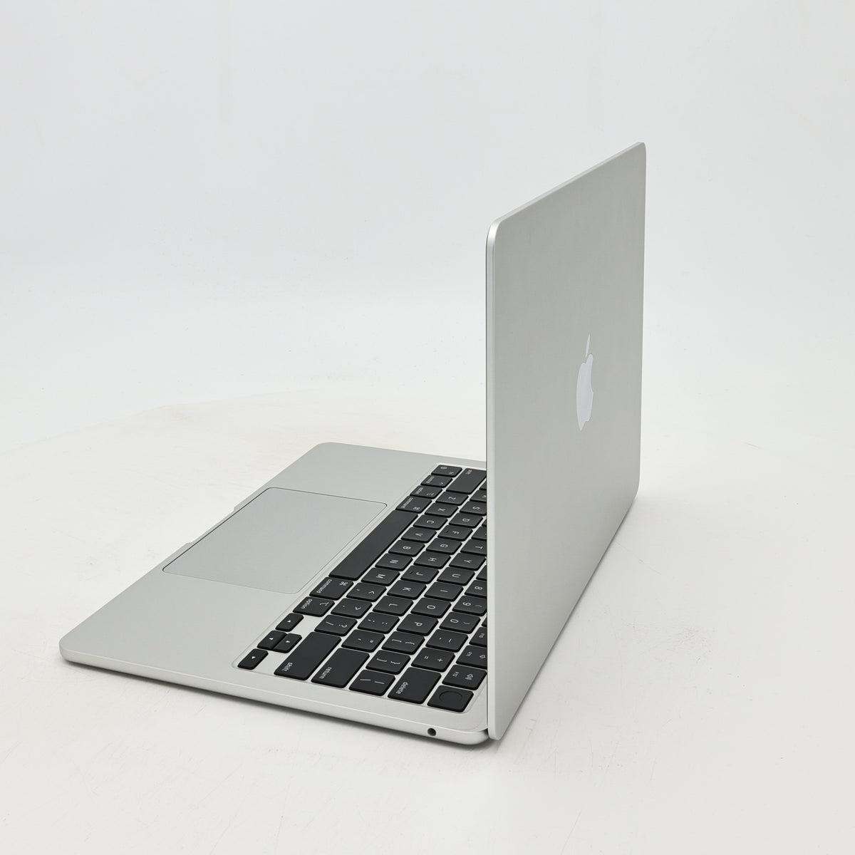95新 Apple MacBook Air 22年 13寸 M2（8+8核） 8G RAM 256G SSD 銀色