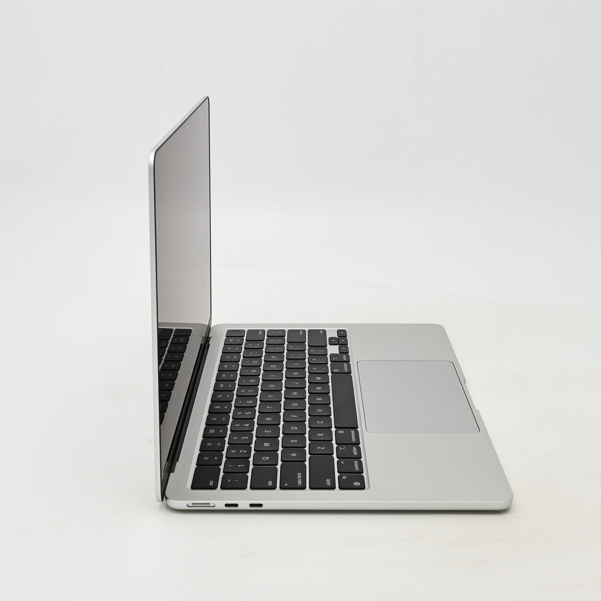 95新 Apple MacBook Air 22年 13寸 M2（8+8核） 8G RAM 256G SSD 銀色