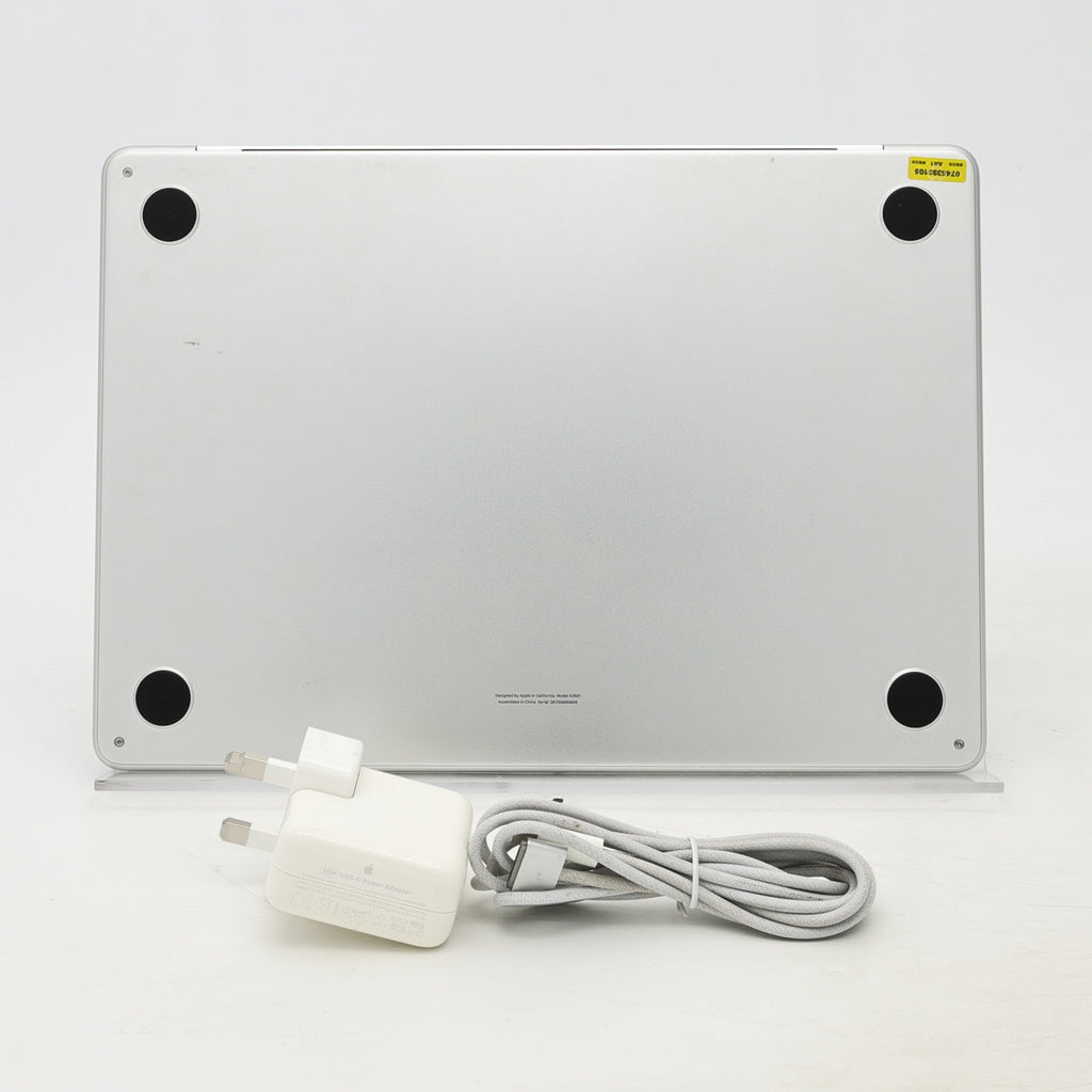 95新 Apple MacBook Air 22年 13寸 M2（8+8核） 8G RAM 256G SSD 銀色