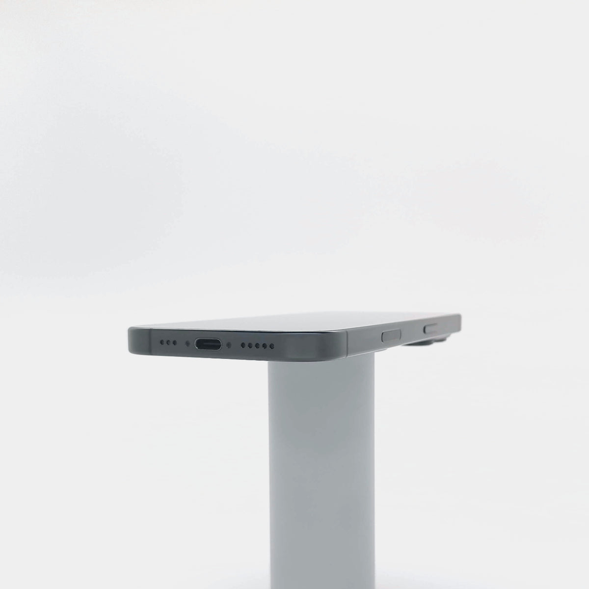 95新 Apple iPhone 16 Pro 128G 黑色鈦金屬 中國大陸官換機