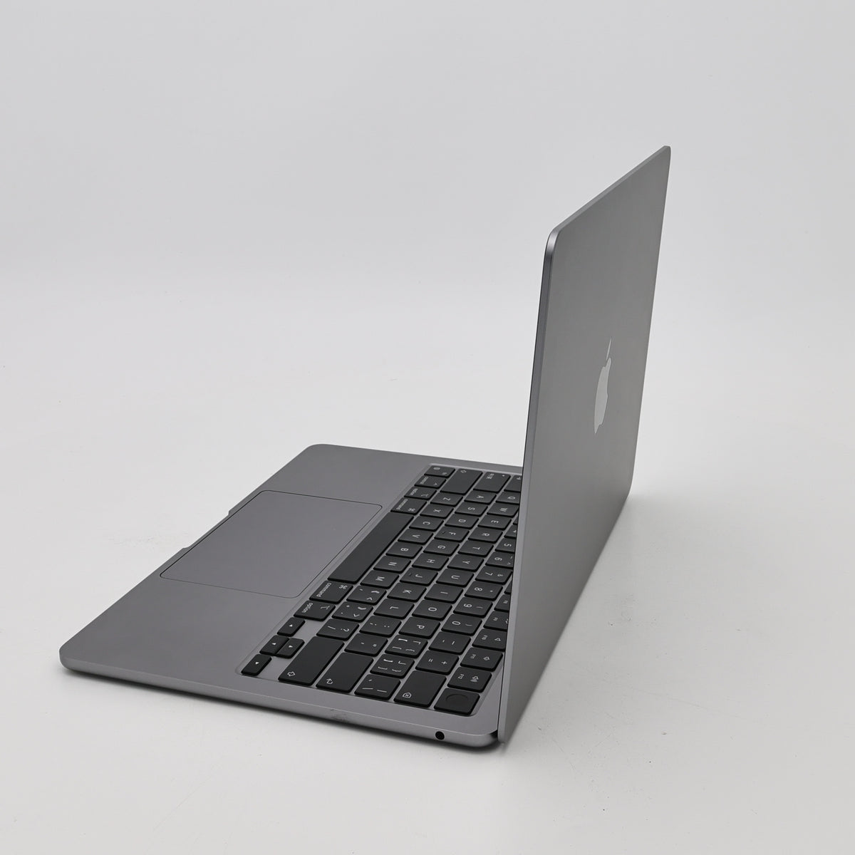95新 Apple MacBook Air 22年 13寸 M2（8+8核） 8G RAM 256G SSD 深空灰色