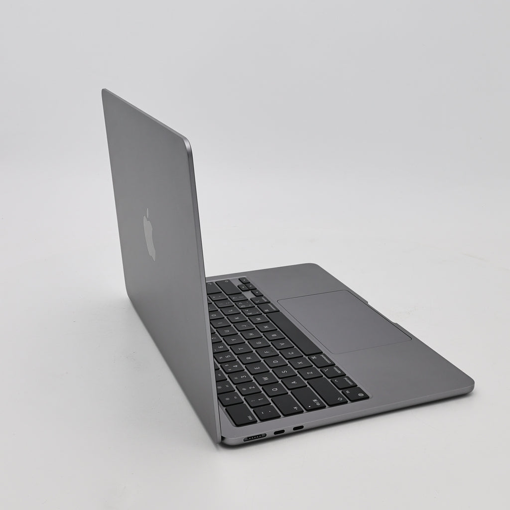 95新 Apple MacBook Air 22年 13寸 M2（8+8核） 8G RAM 256G SSD 深空灰色
