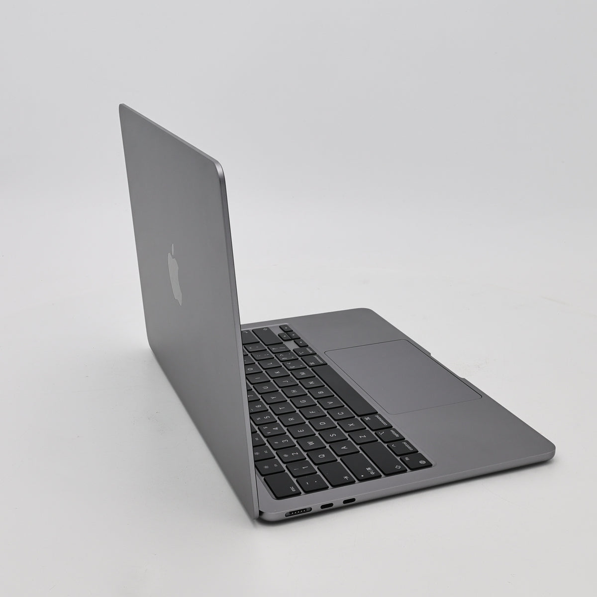 95新 Apple MacBook Air 22年 13寸 M2（8+8核） 8G RAM 256G SSD 深空灰色