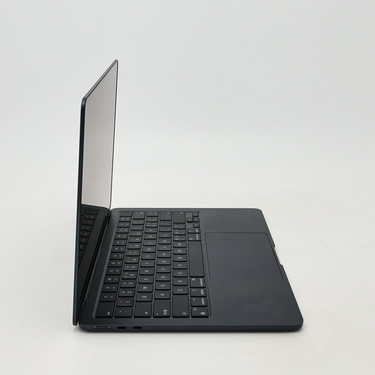 95新 Apple MacBook Air 22年 13寸 M2（8+8核） 8G RAM 256G SSD 午夜色