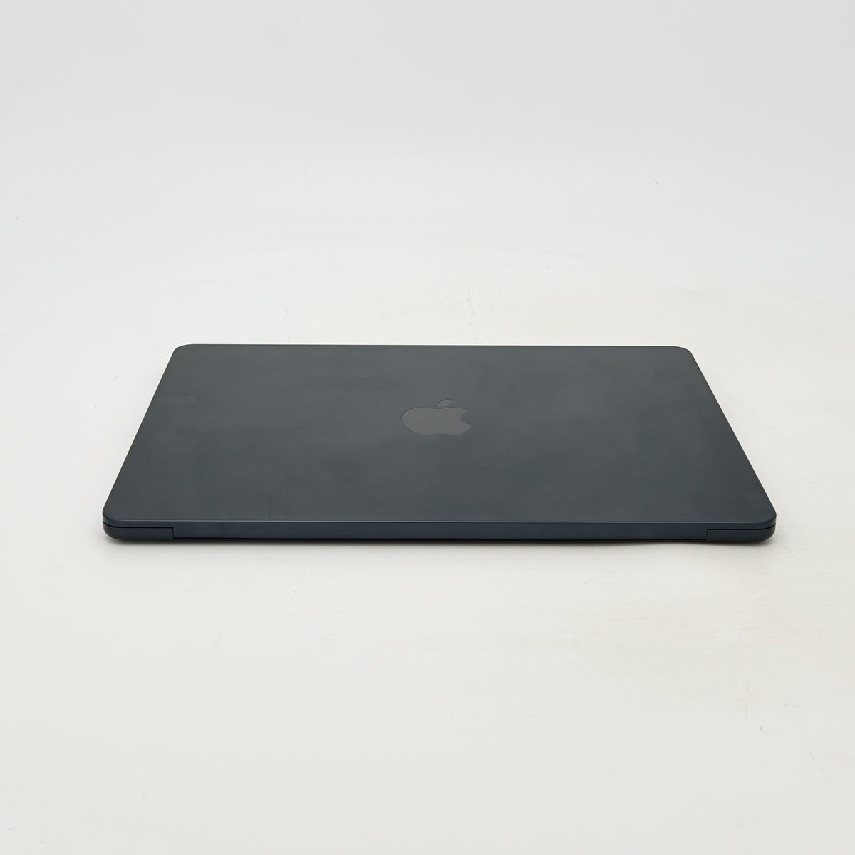 95新 Apple MacBook Air 22年 13寸 M2（8+8核） 8G RAM 256G SSD 午夜色