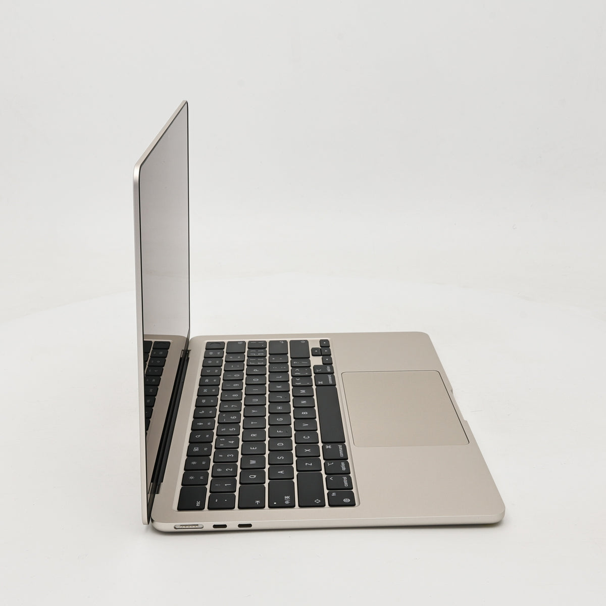95新 Apple MacBook Air 22年 13寸 M2（8+8核） 8G RAM 256G SSD 星光色