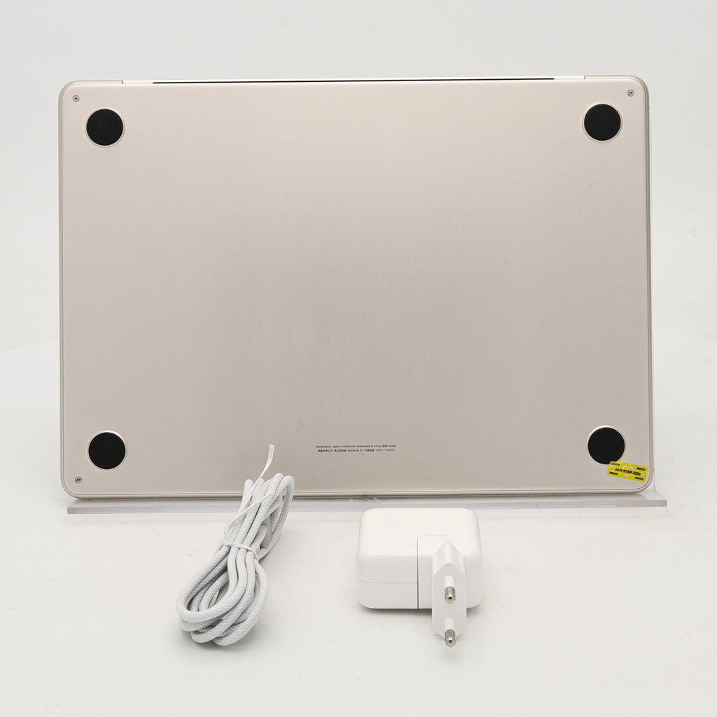 95新 Apple MacBook Air 22年 13寸 M2（8+8核） 8G RAM 256G SSD 星光色