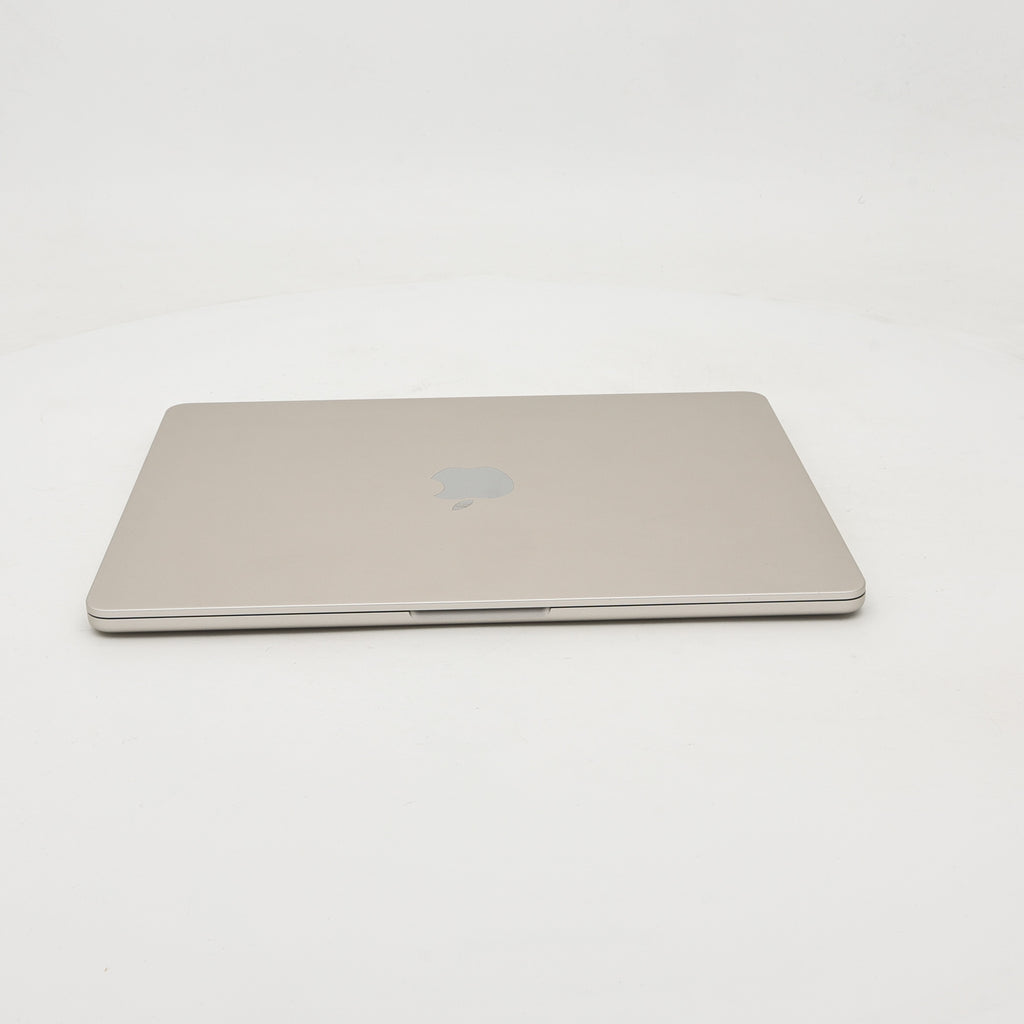 95新 Apple MacBook Air 22年 13寸 M2（8+8核） 8G RAM 256G SSD 星光色