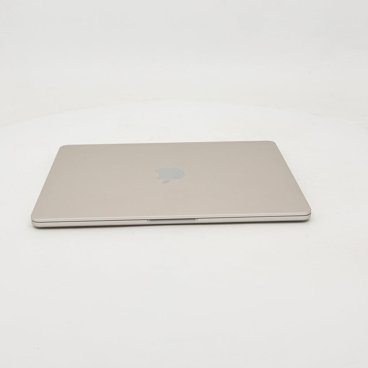 95新 Apple MacBook Air 22年 13寸 M2（8+8核） 8G RAM 256G SSD 星光色