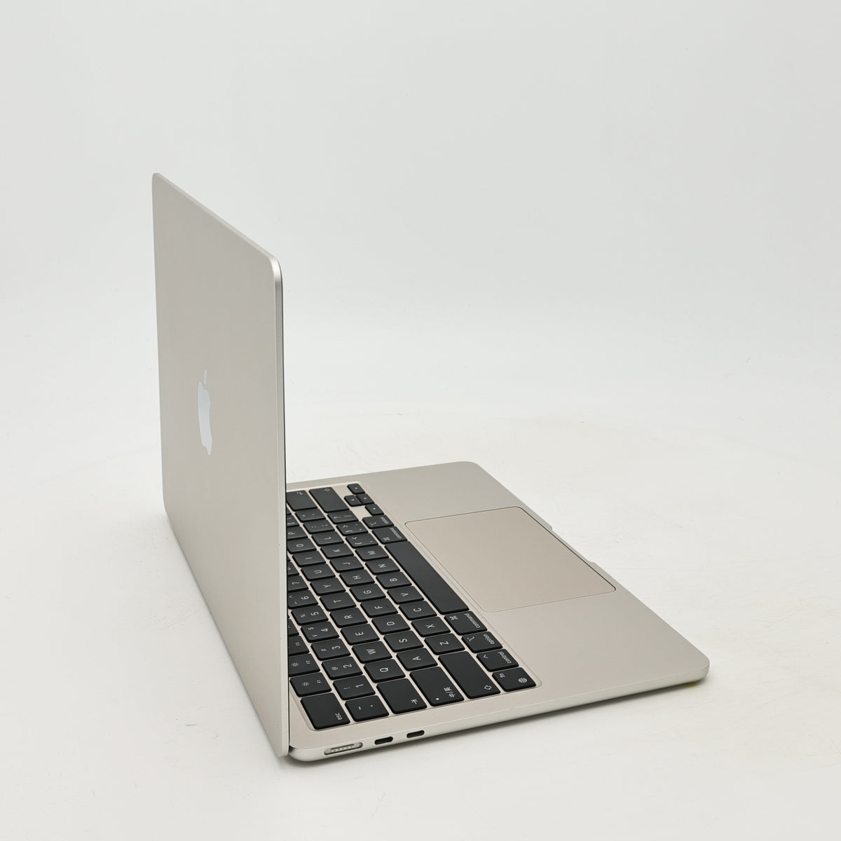 95新 Apple MacBook Air 22年 13寸 M2（8+10核） 8G RAM 512G SSD 星光色