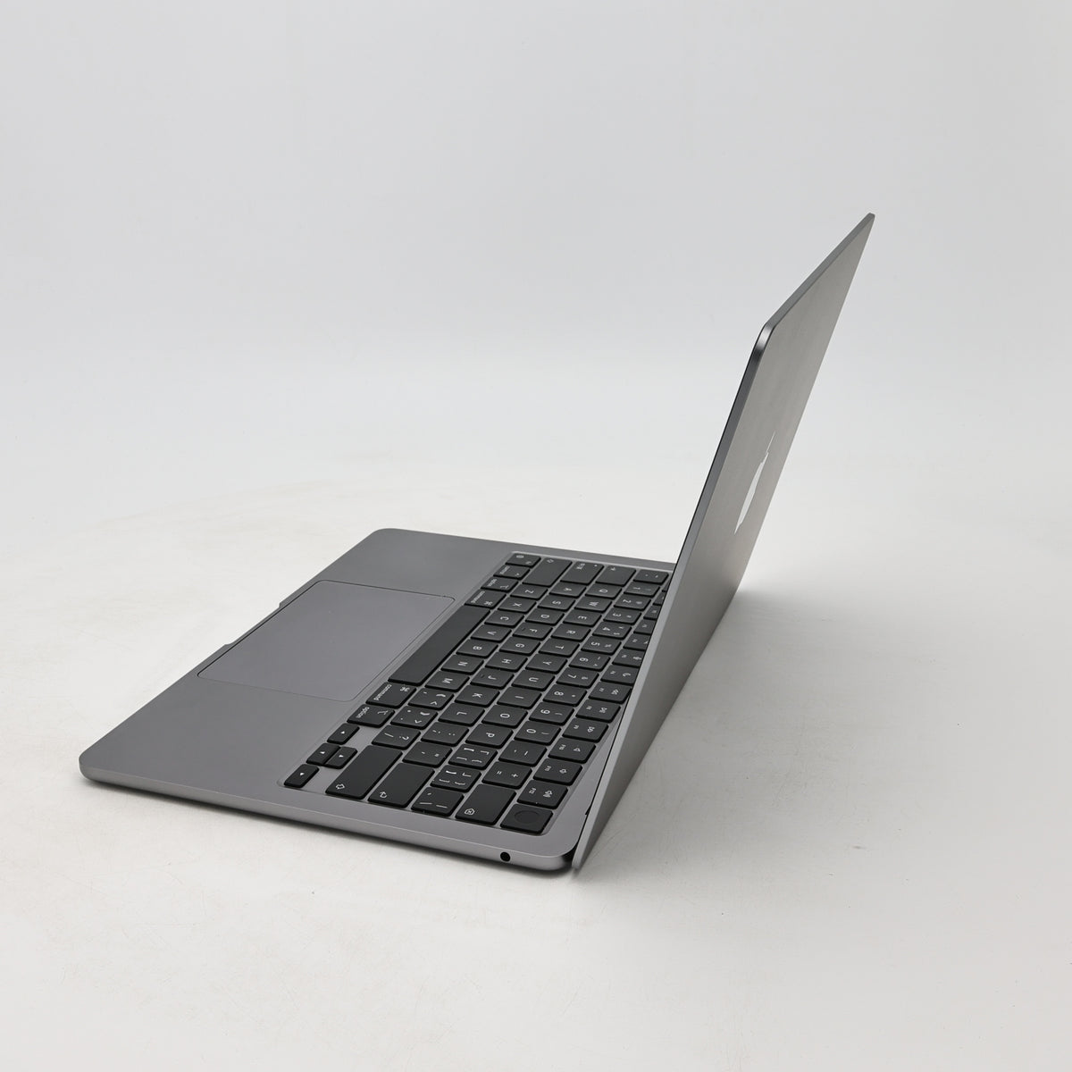 95新 Apple MacBook Air 22年 13寸 M2（8+10核） 16G RAM 256G SSD 深空灰色