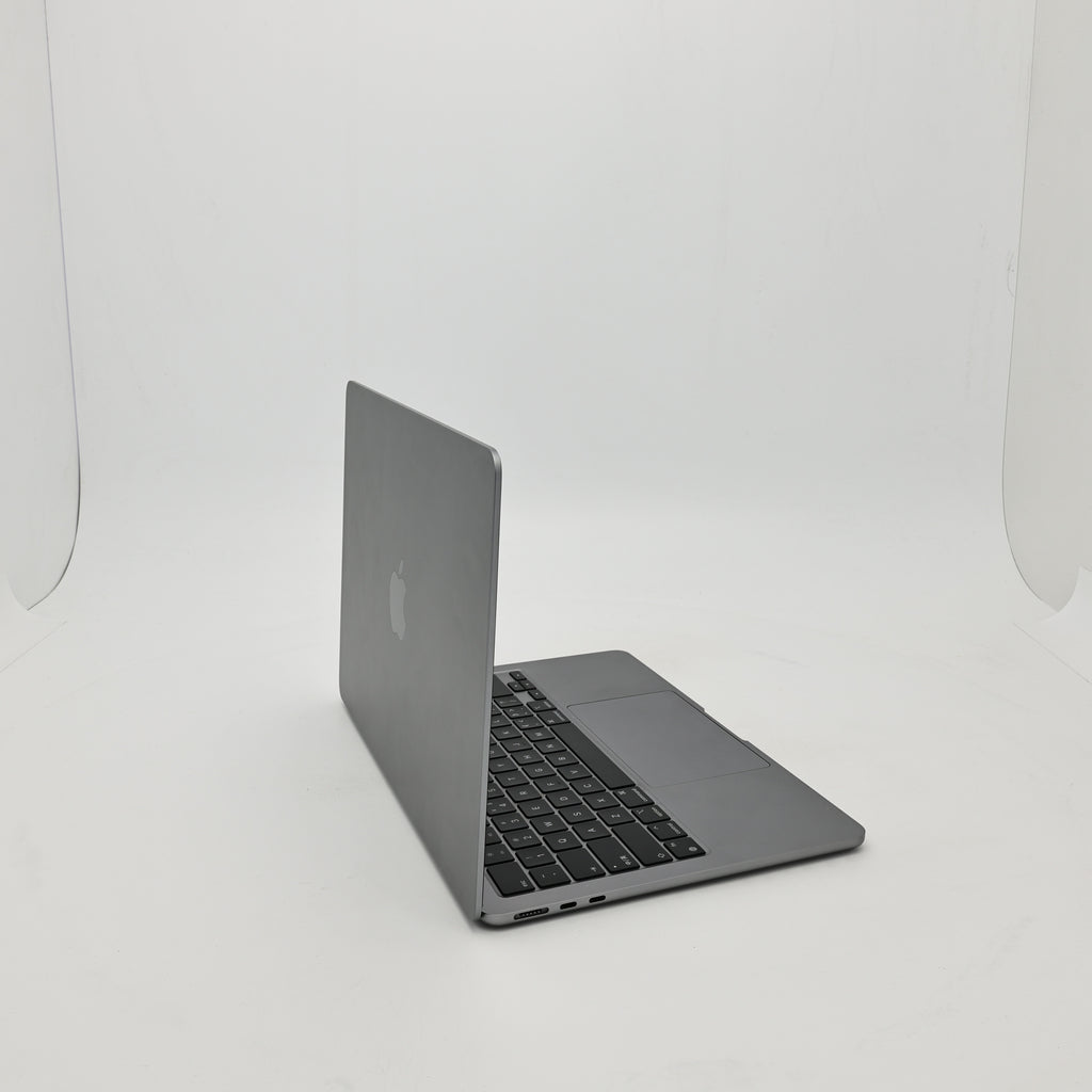 95新 Apple MacBook Air 22年 13寸 M2（8+8核） 8G RAM 256G SSD 深空灰色