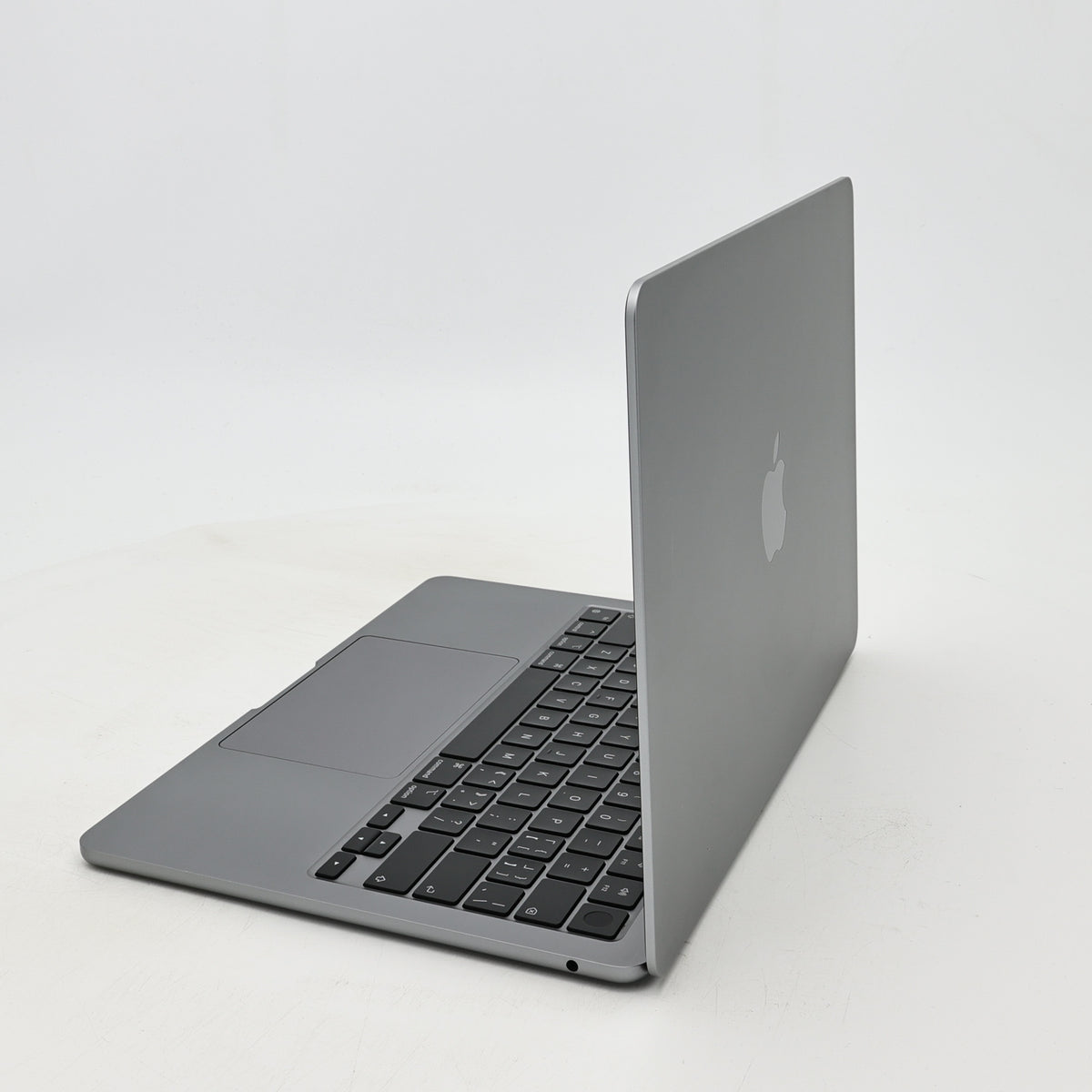 95新 Apple MacBook Air 22年 13寸 M2（8+8核） 8G RAM 256G SSD 深空灰色