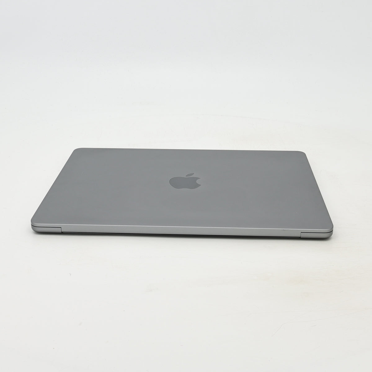 95新 Apple MacBook Air 22年 13寸 M2（8+8核） 8G RAM 256G SSD 深空灰色