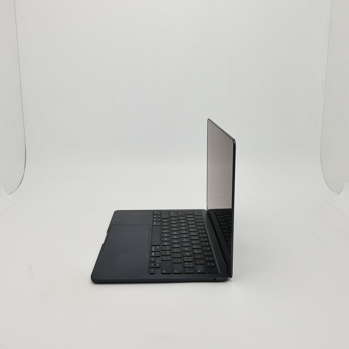 95新 Apple MacBook Air 22年 13寸 M2（8+8核） 8G RAM 256G SSD 午夜色