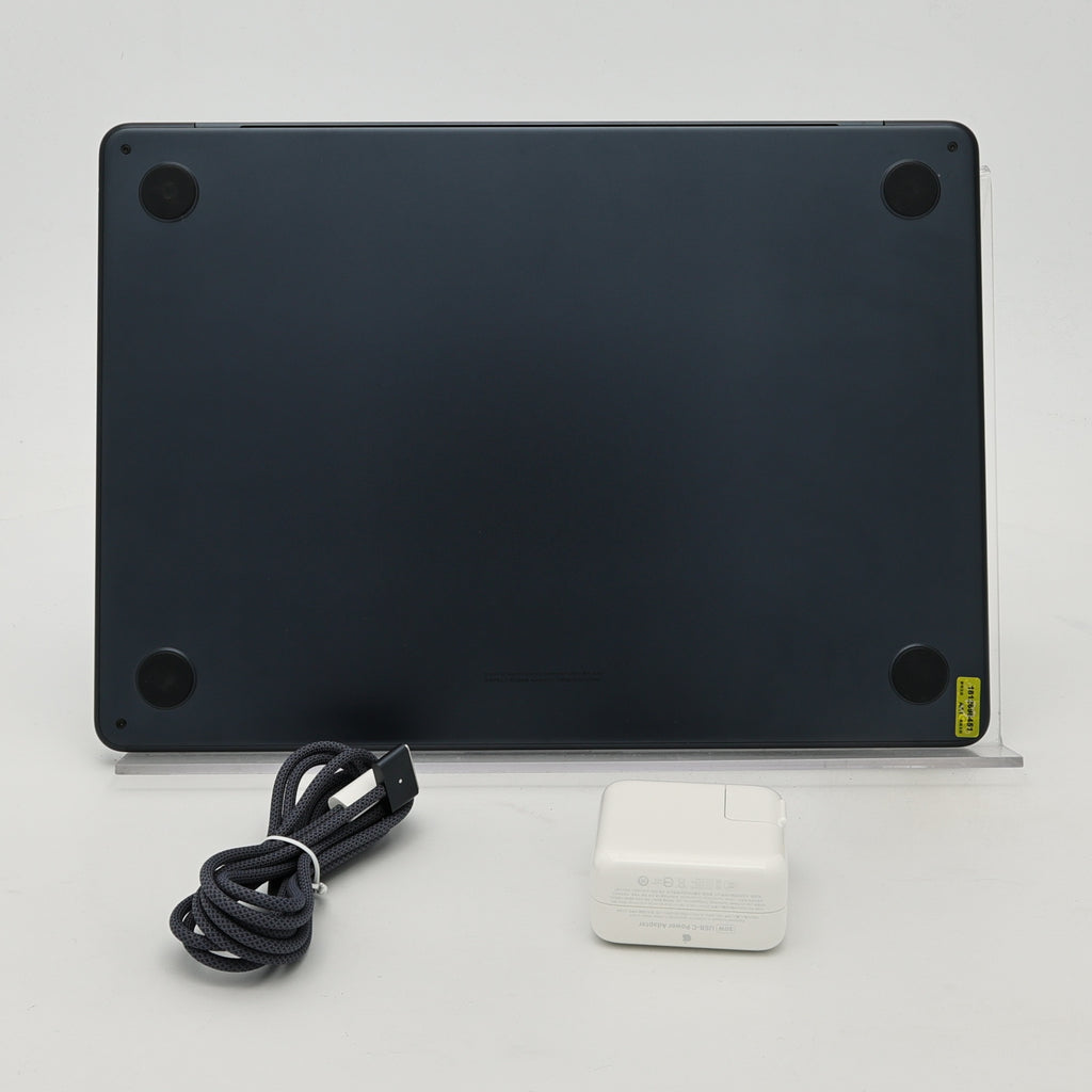95新 Apple MacBook Air 22年 13寸 M2（8+8核） 8G RAM 256G SSD 午夜色