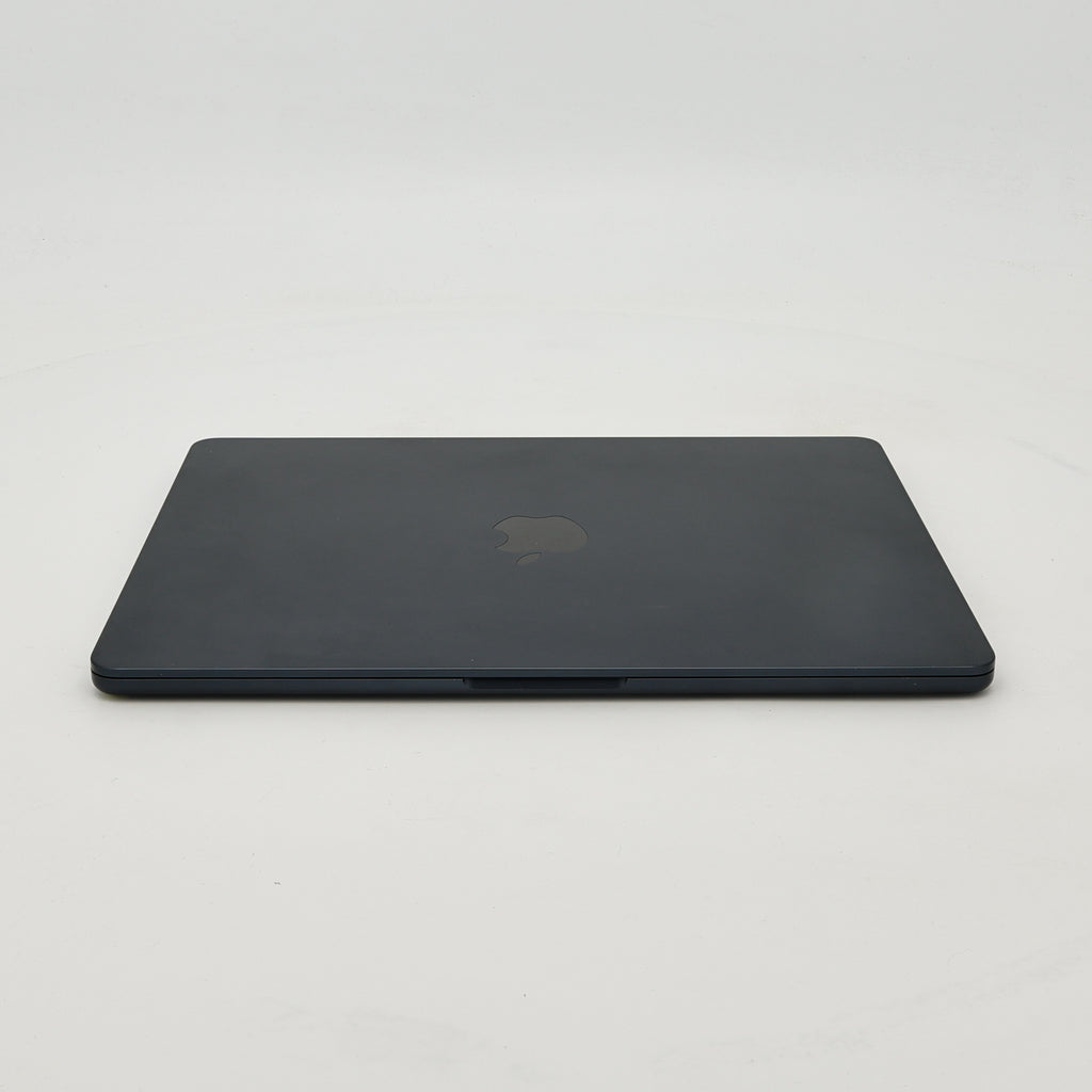 95新 Apple MacBook Air 22年 13寸 M2（8+8核） 8G RAM 256G SSD 午夜色