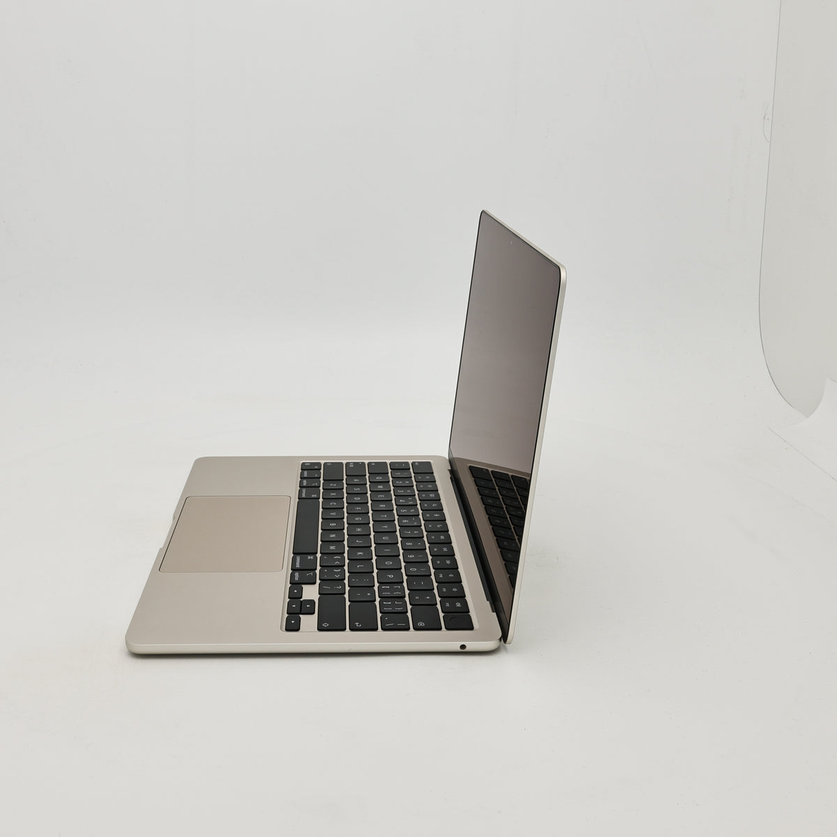 95新 Apple MacBook Air 22年 13寸 M2（8+8核） 16G RAM 256G SSD 星光色