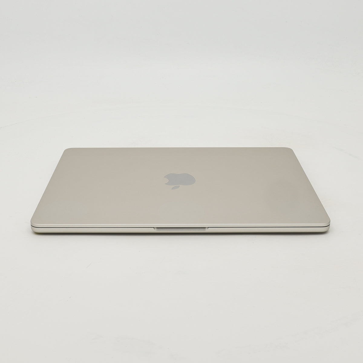 95新 Apple MacBook Air 22年 13寸 M2（8+8核） 16G RAM 256G SSD 星光色