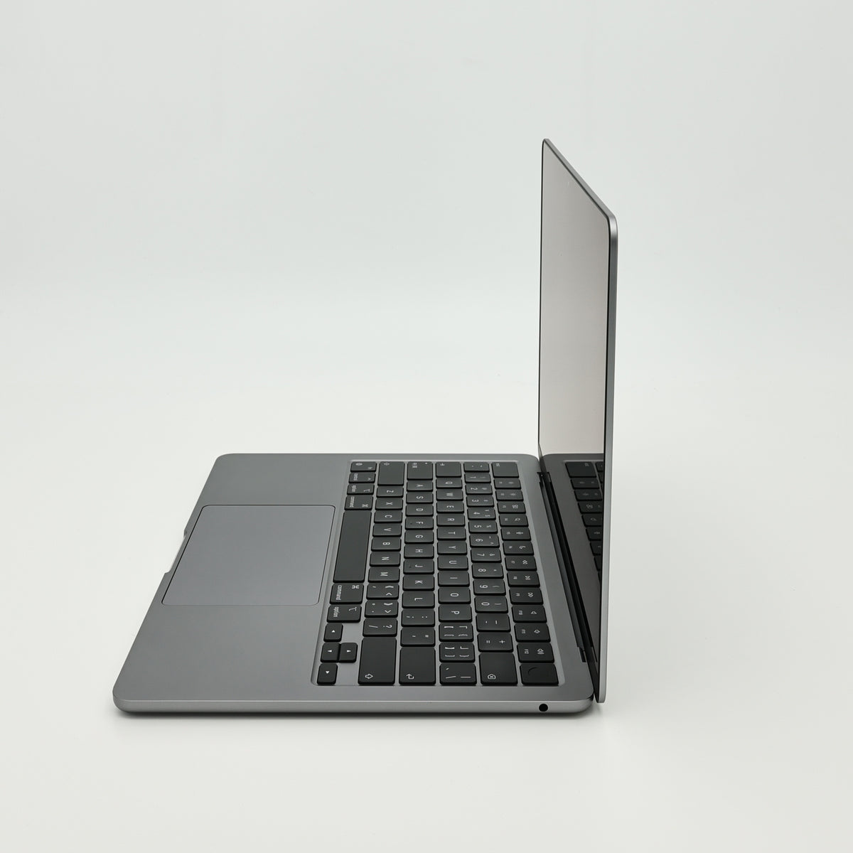 95新 Apple MacBook Air 22年 13寸 M2（8+8核） 8G RAM 256G SSD 深空灰色