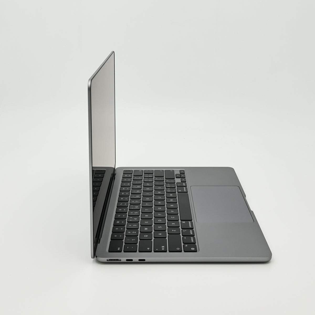95新 Apple MacBook Air 22年 13寸 M2（8+8核） 8G RAM 256G SSD 深空灰色
