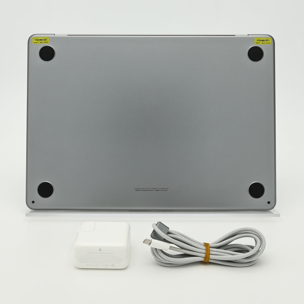 95新 Apple MacBook Air 22年 13寸 M2（8+8核） 8G RAM 256G SSD 深空灰色