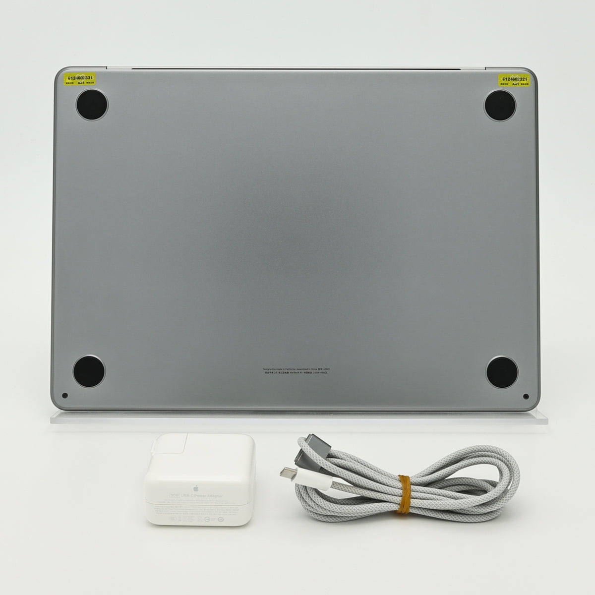 95新 Apple MacBook Air 22年 13寸 M2（8+8核） 8G RAM 256G SSD 深空灰色