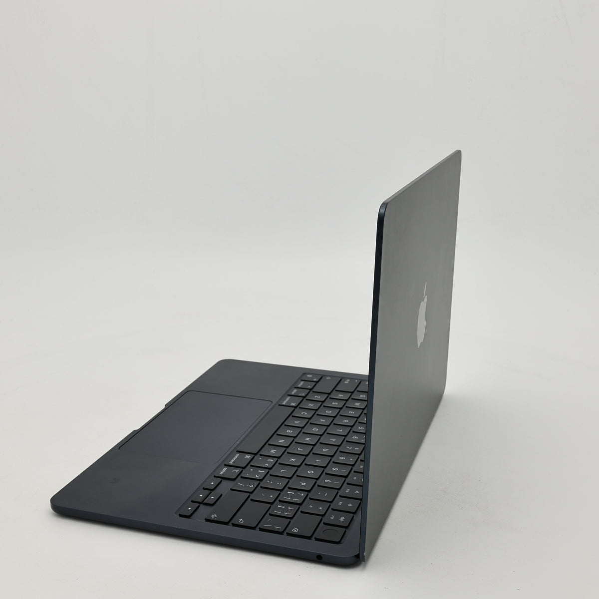 95新 Apple MacBook Air 22年 13寸 M2（8+8核） 8G RAM 256G SSD 午夜色