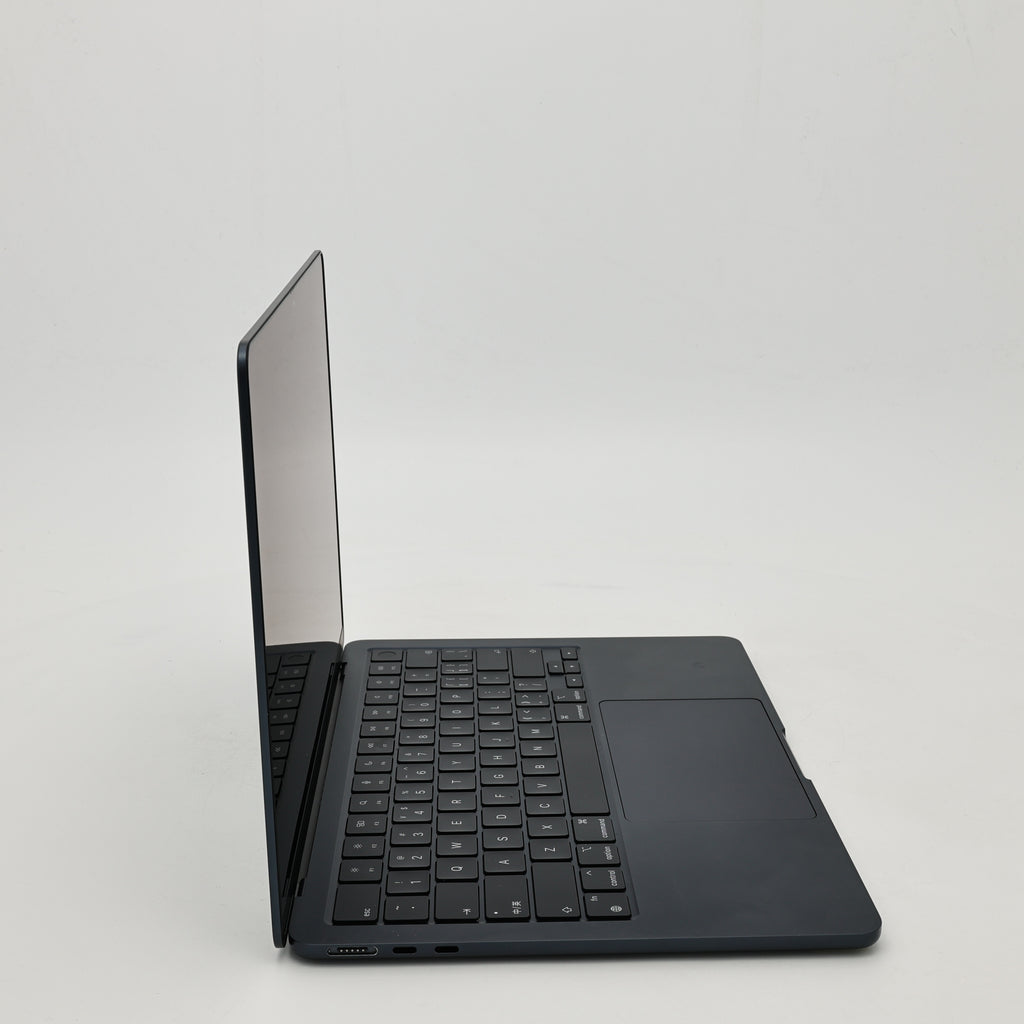 95新 Apple MacBook Air 22年 13寸 M2（8+8核） 8G RAM 256G SSD 午夜色