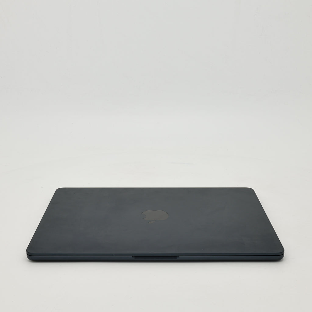 95新 Apple MacBook Air 22年 13寸 M2（8+8核） 8G RAM 256G SSD 午夜色