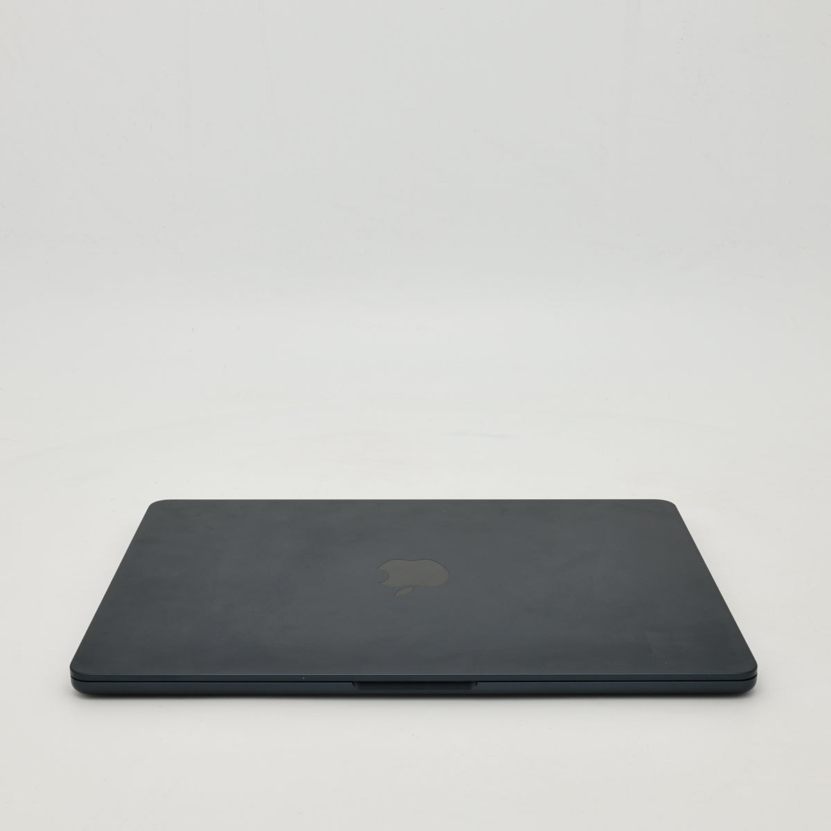 95新 Apple MacBook Air 22年 13寸 M2（8+8核） 8G RAM 256G SSD 午夜色