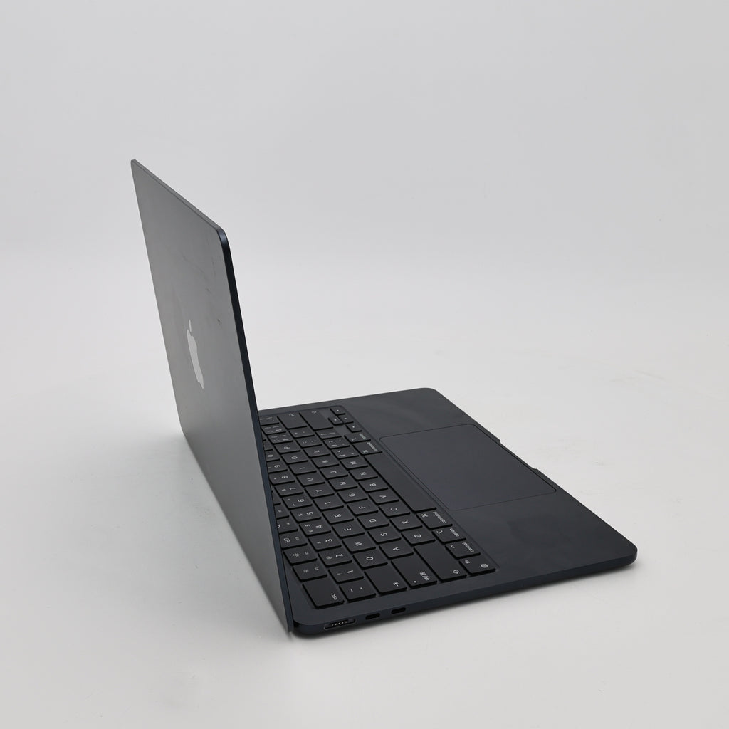 95新 Apple MacBook Air 22年 13寸 M2（8+8核） 8G RAM 256G SSD 午夜色