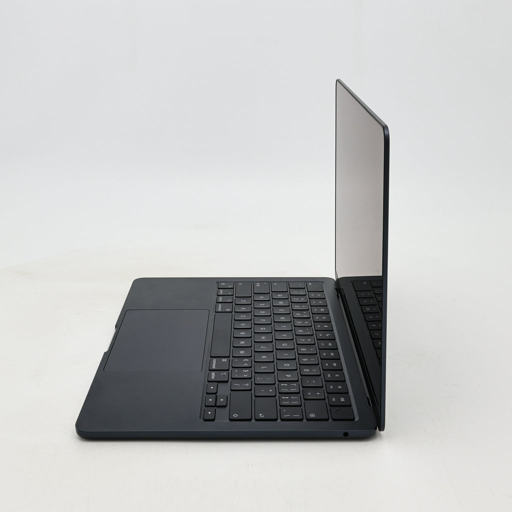 95新 Apple MacBook Air 22年 13寸 M2（8+8核） 8G RAM 256G SSD 午夜色