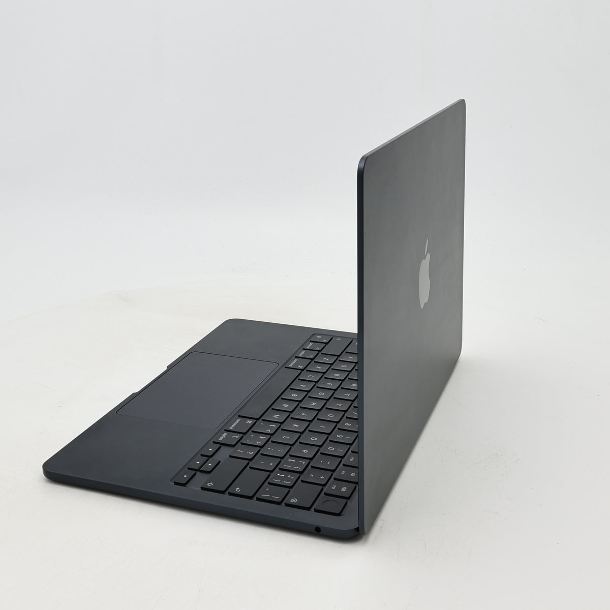 95新 Apple MacBook Air 22年 13寸 M2（8+8核） 8G RAM 256G SSD 午夜色