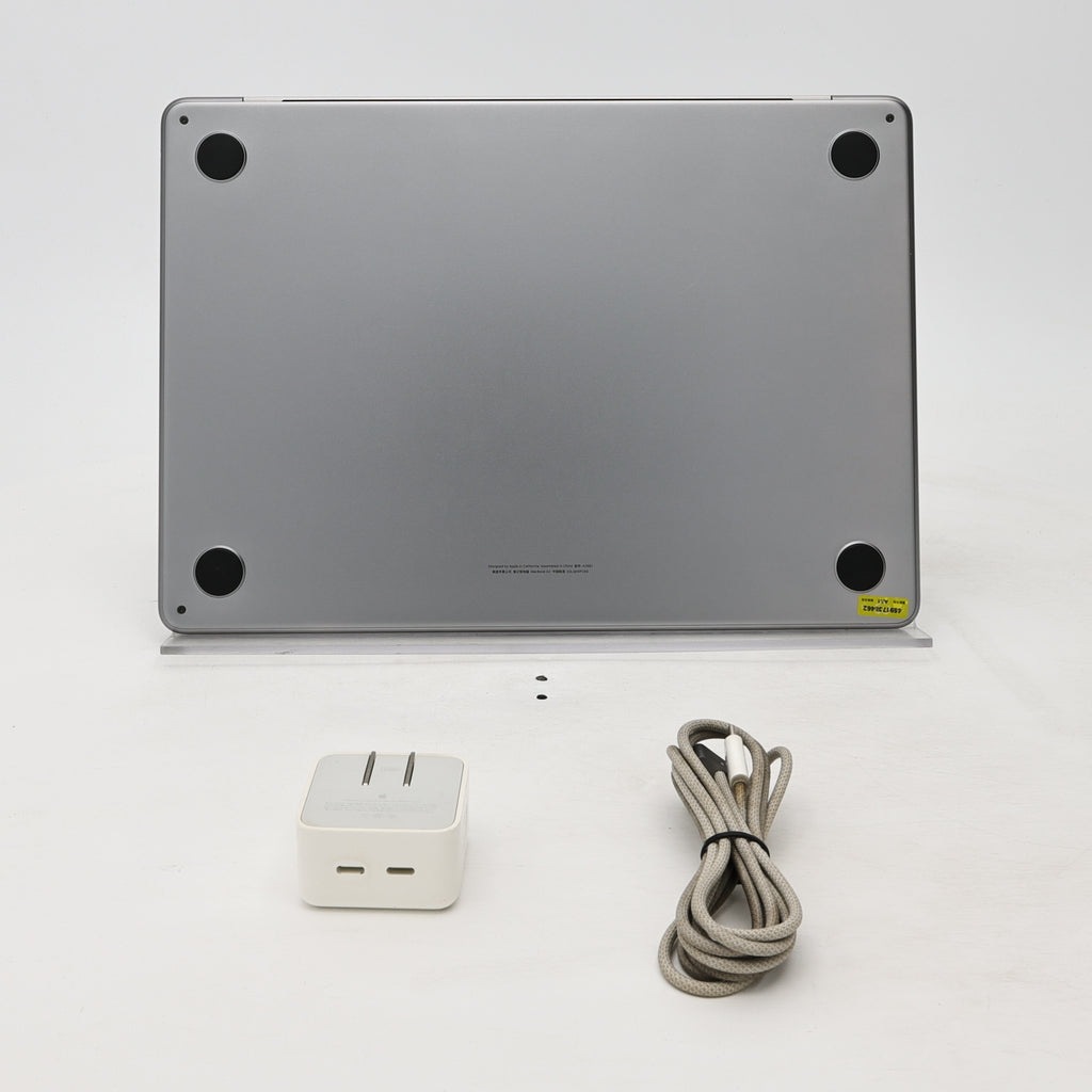 95新 Apple MacBook Air 22年 13寸 M2（8+10核） 8G RAM 512G SSD 深空灰色