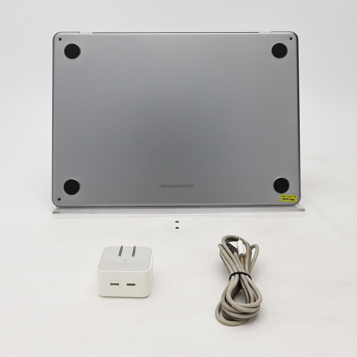 95新 Apple MacBook Air 22年 13寸 M2（8+10核） 8G RAM 512G SSD 深空灰色