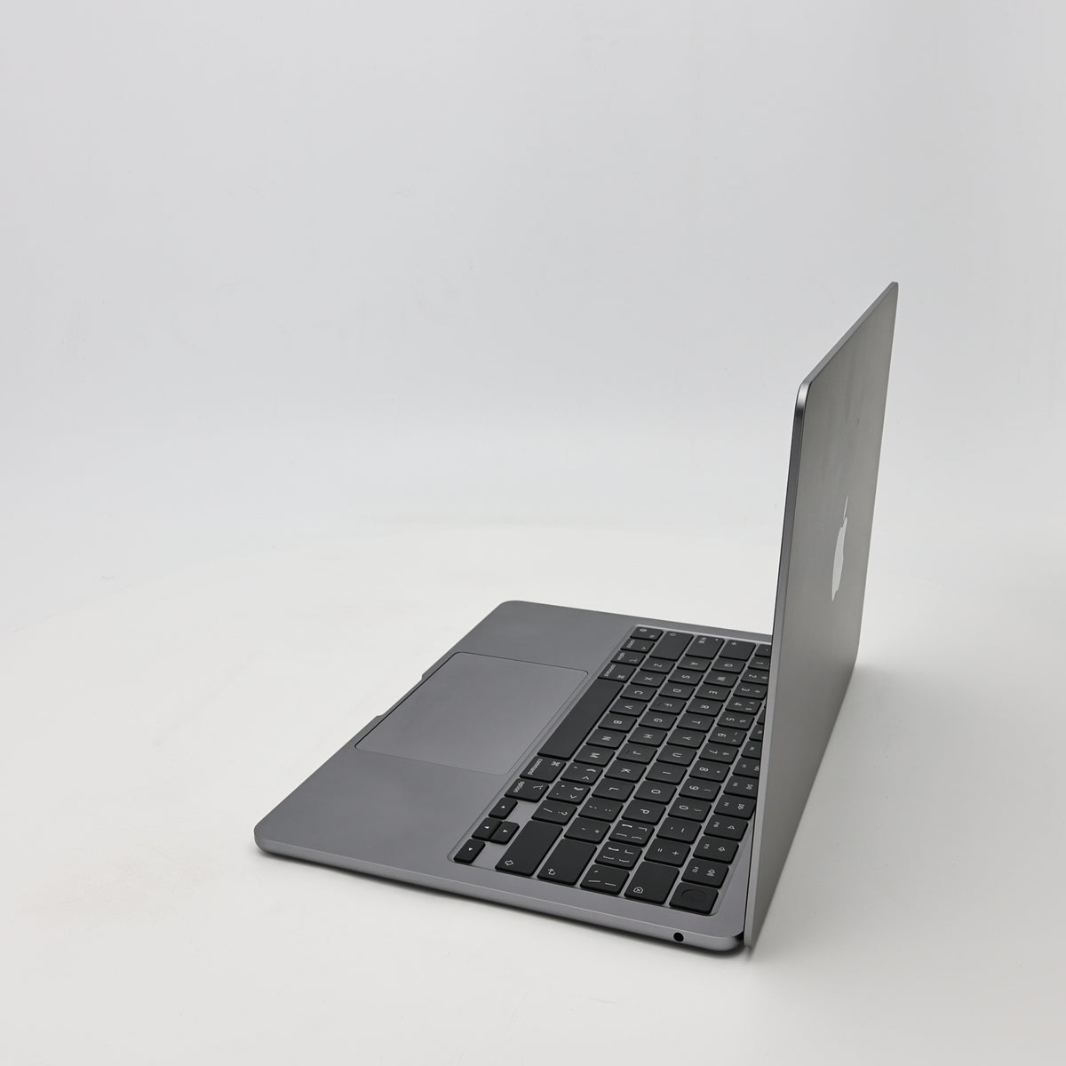 99新 Apple MacBook Air 22年 13寸 M2（8+8核） 8G RAM 256G SSD 深空灰色