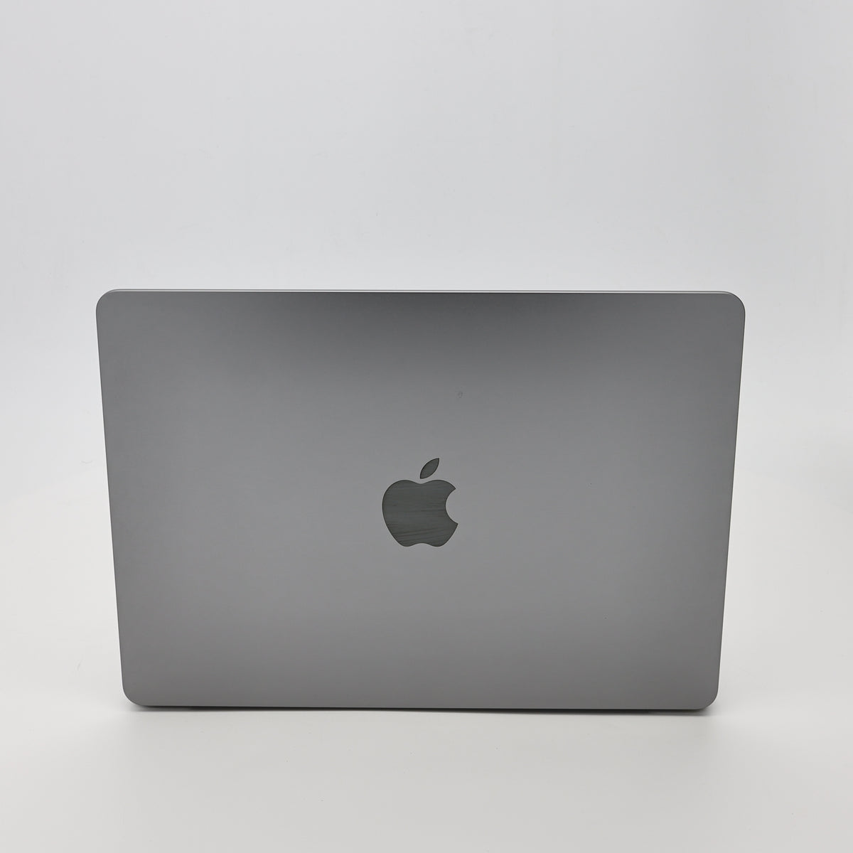99新 Apple MacBook Air 22年 13寸 M2（8+8核） 8G RAM 256G SSD 深空灰色