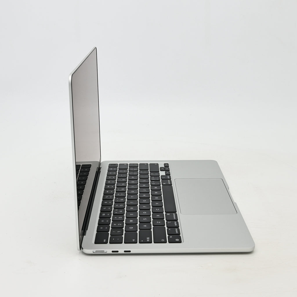 95新 Apple MacBook Air 22年 13寸 M2（8+10核） 8G RAM 512G SSD 銀色