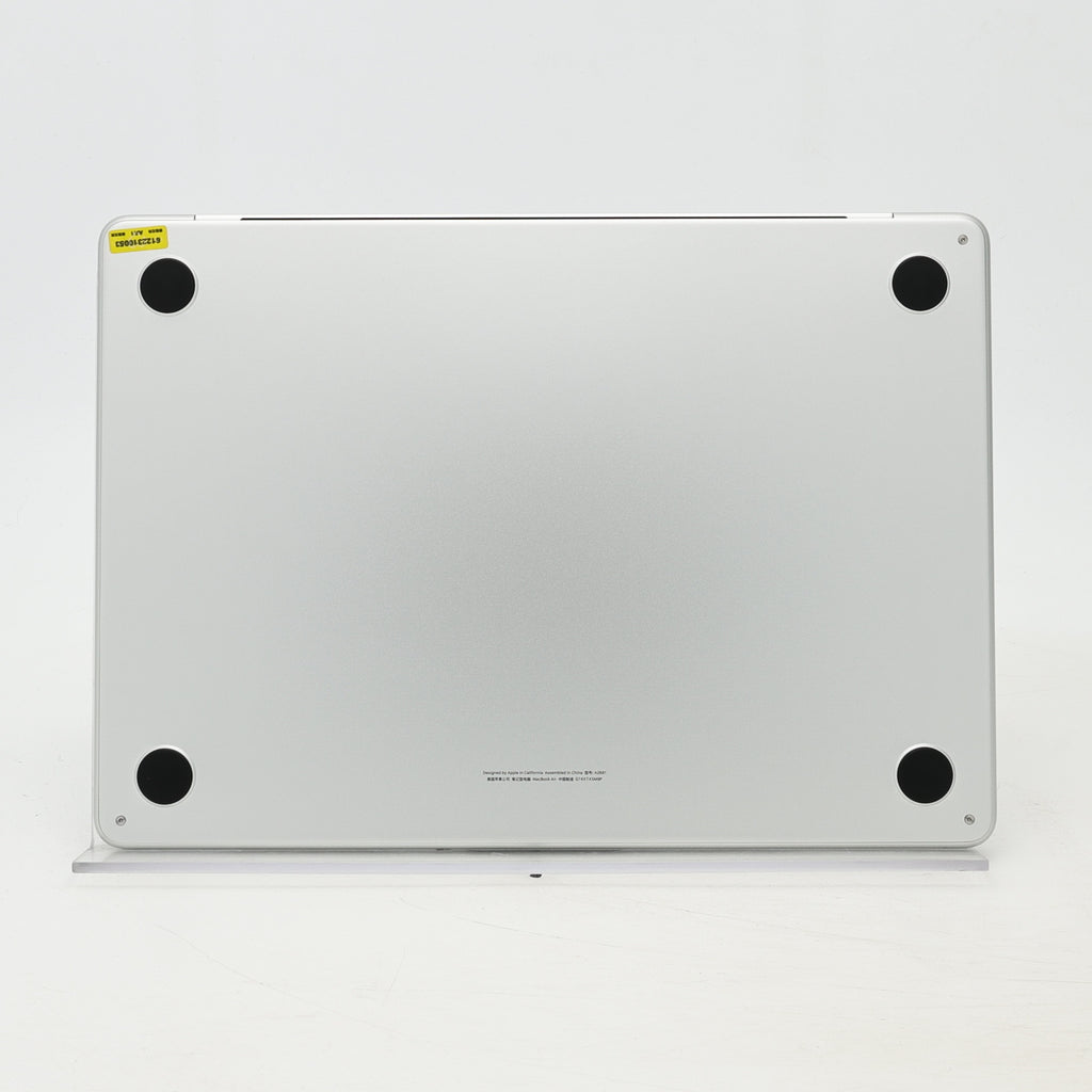 95新 Apple MacBook Air 22年 13寸 M2（8+10核） 8G RAM 512G SSD 銀色