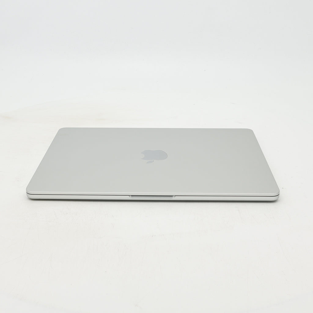 95新 Apple MacBook Air 22年 13寸 M2（8+10核） 8G RAM 512G SSD 銀色