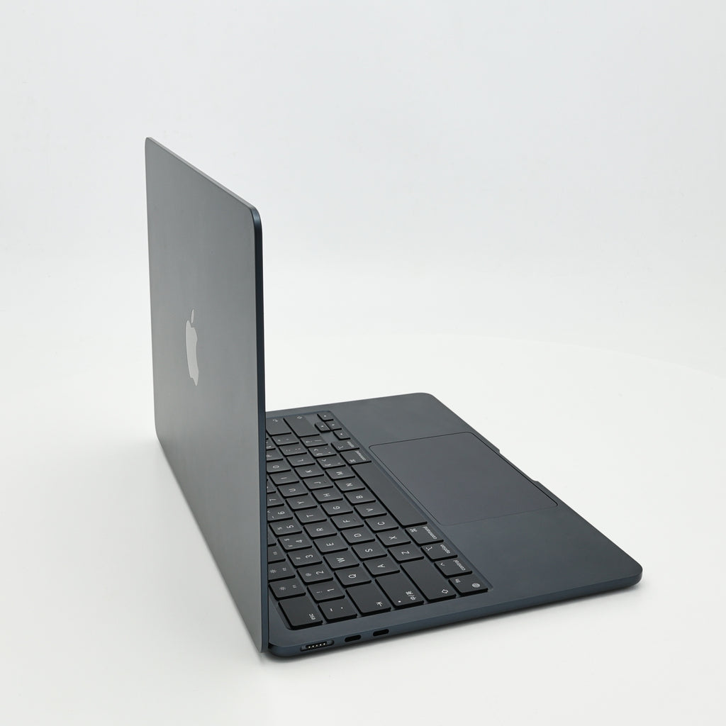 99新 Apple MacBook Air 24年 13寸 M3（8+8核） 8G RAM 256G SSD 午夜色