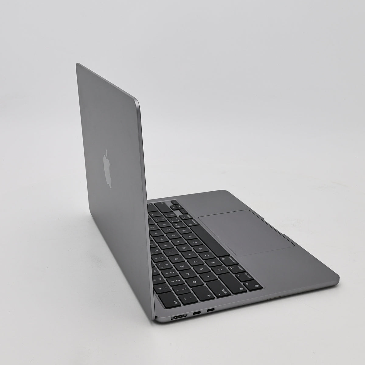 95新 Apple MacBook Air 22年 13寸 M2（8+10核） 8G RAM 512G SSD 深空灰色
