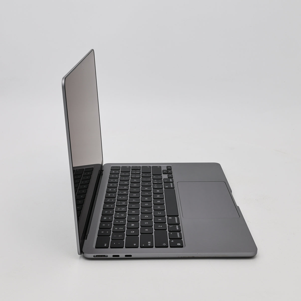 95新 Apple MacBook Air 22年 13寸 M2（8+10核） 8G RAM 512G SSD 深空灰色