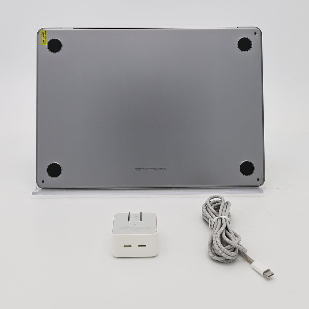 95新 Apple MacBook Air 22年 13寸 M2（8+10核） 8G RAM 512G SSD 深空灰色