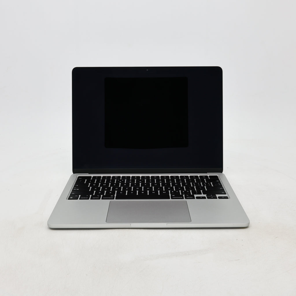 95新 Apple MacBook Air 22年 13寸 M2（8+8核） 8G RAM 256G SSD 銀色