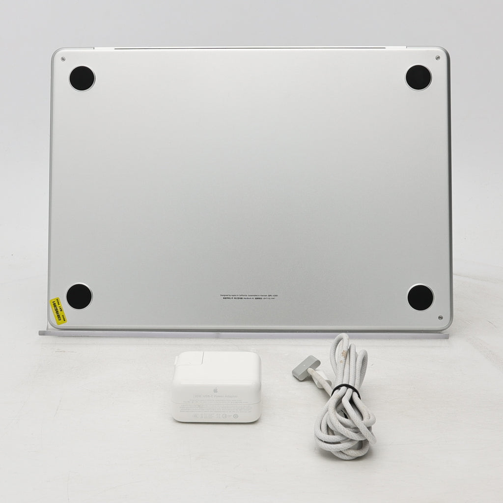 95新 Apple MacBook Air 22年 13寸 M2（8+8核） 8G RAM 256G SSD 銀色