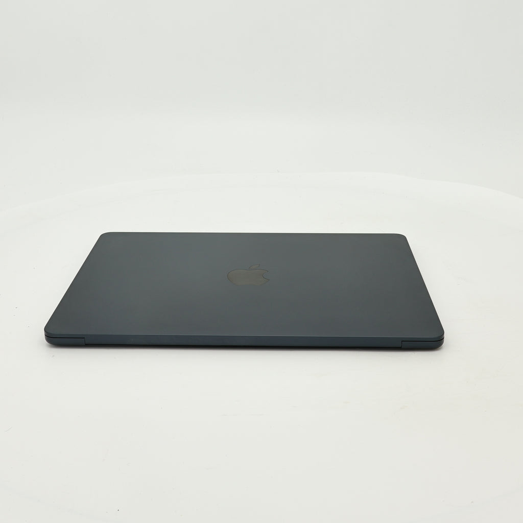 95新 Apple MacBook Air 22年 13寸 M2（8+8核） 8G RAM 256G SSD 午夜色