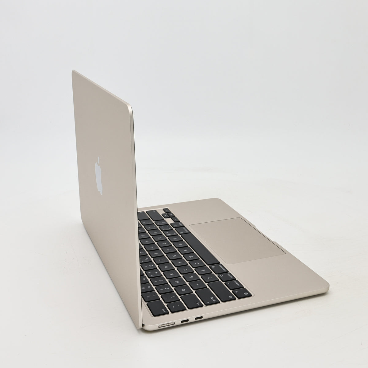 95新 Apple MacBook Air 22年 13寸 M2（8+8核） 8G RAM 256G SSD 星光色