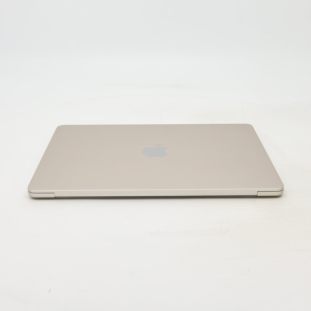 95新 Apple MacBook Air 22年 13寸 M2（8+8核） 8G RAM 256G SSD 星光色